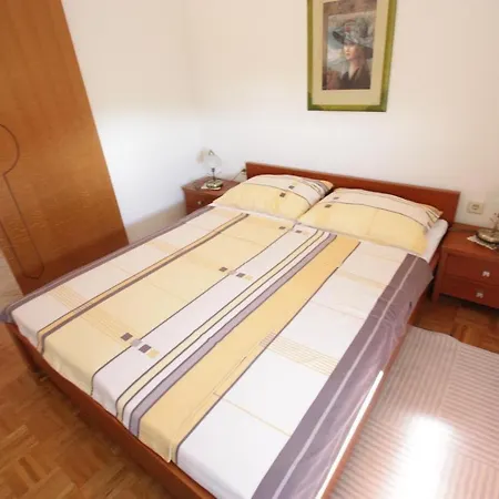 Apartment Mandica Selce