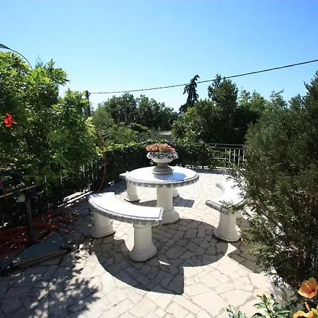 Apartment Mandica Selce